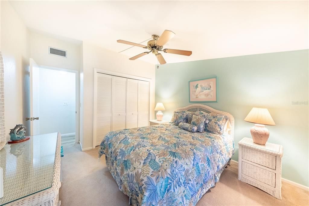 待售: $229,000 (2 贝兹, 2 浴室, 1154 平方英尺)