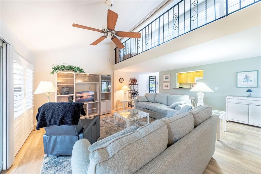 待售: $229,000 (2 贝兹, 2 浴室, 1154 平方英尺)