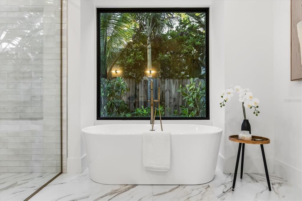 En Venta: $2,350,000 (5 camas, 6 baños, 4506 Pies cuadrados)