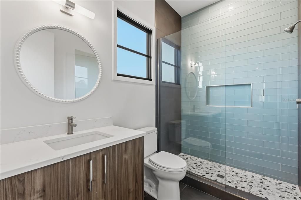 En Venta: $2,350,000 (5 camas, 6 baños, 4506 Pies cuadrados)