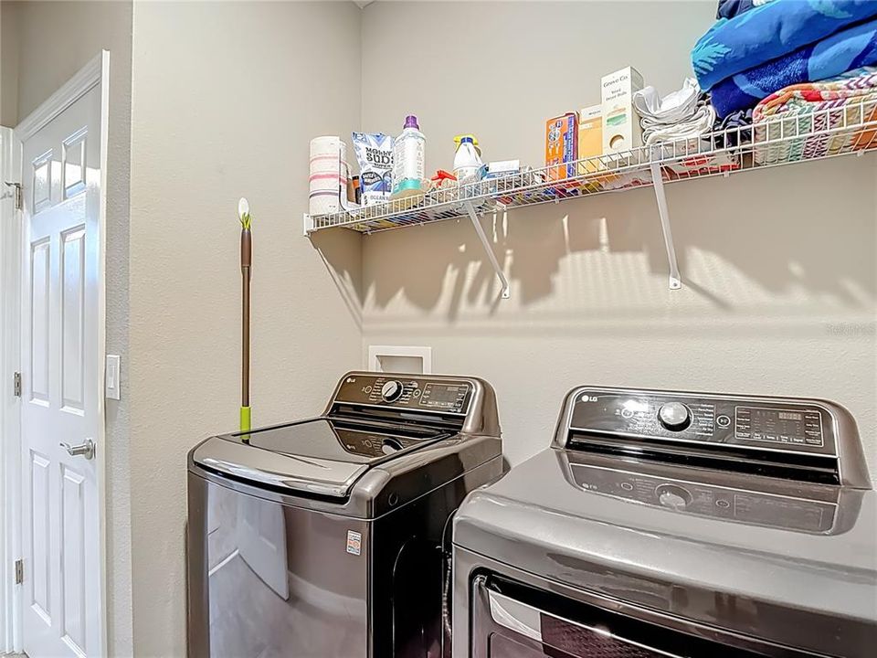 Active With Contract: $374,000 (3 beds, 2 baths, 1920 Square Feet)