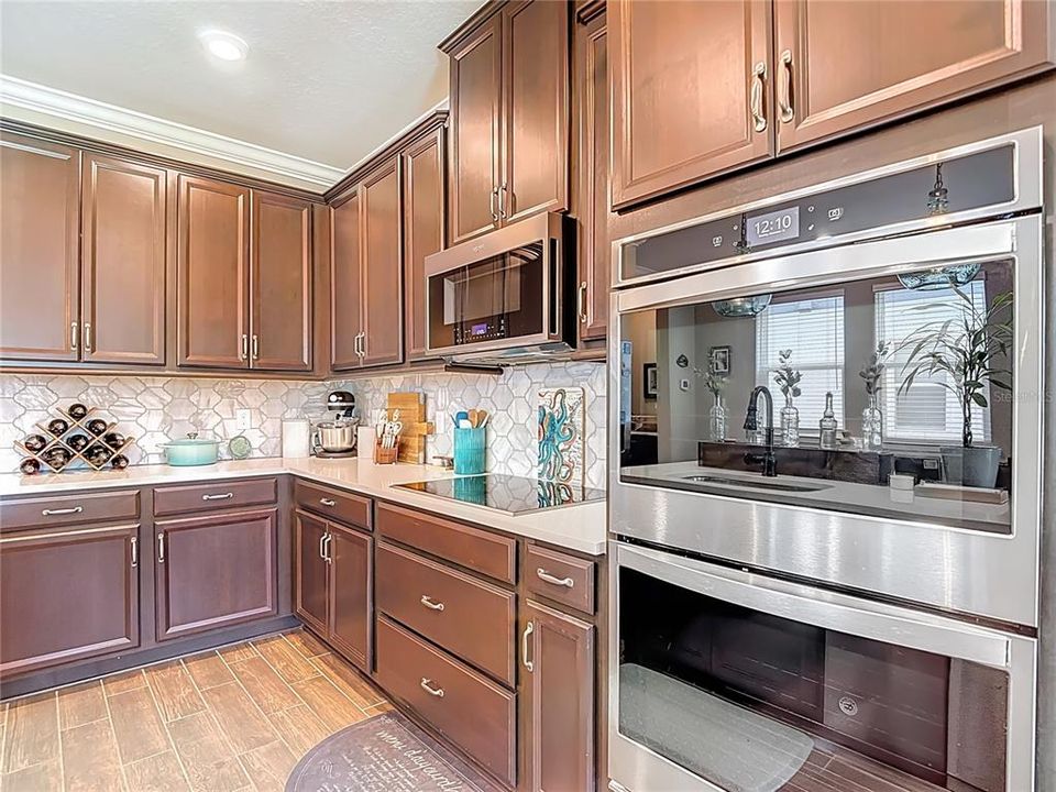 Active With Contract: $374,000 (3 beds, 2 baths, 1920 Square Feet)