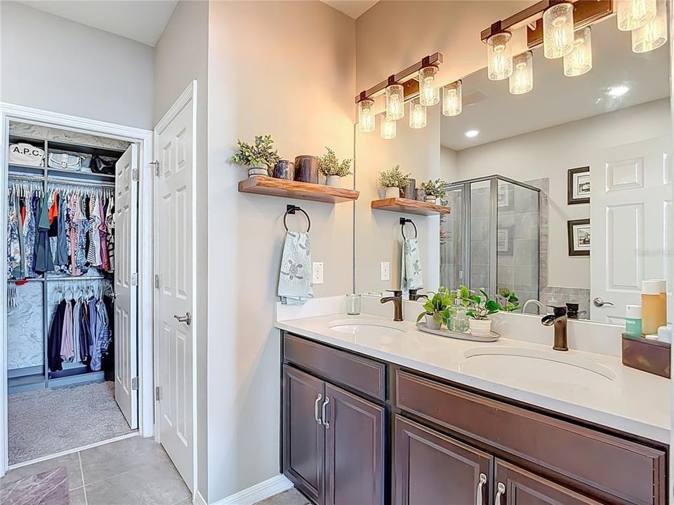 Active With Contract: $374,000 (3 beds, 2 baths, 1920 Square Feet)