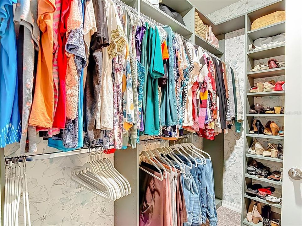 Active With Contract: $374,000 (3 beds, 2 baths, 1920 Square Feet)