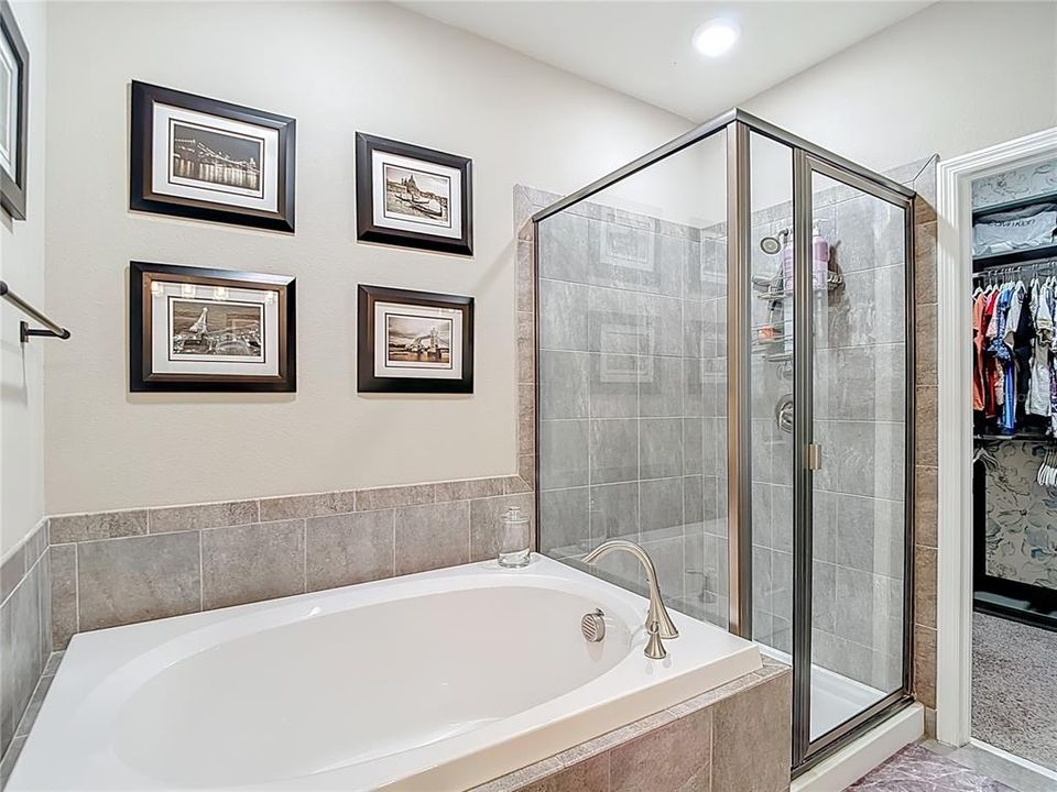 Active With Contract: $374,000 (3 beds, 2 baths, 1920 Square Feet)