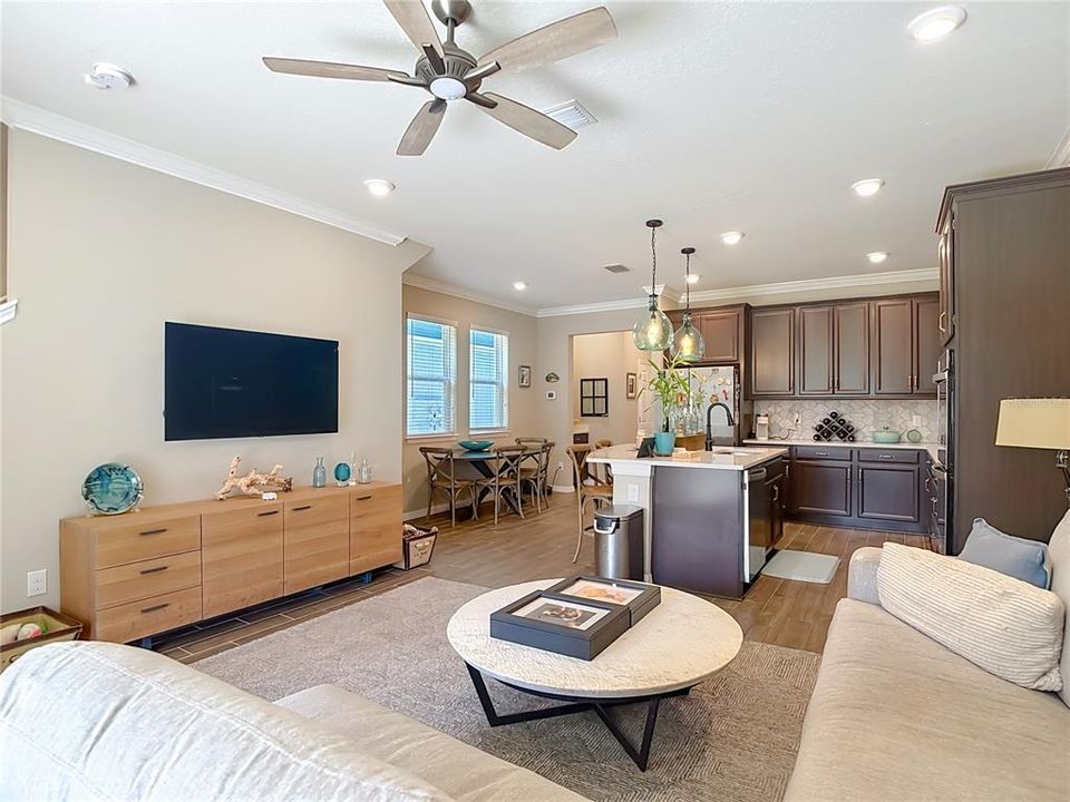 Active With Contract: $374,000 (3 beds, 2 baths, 1920 Square Feet)