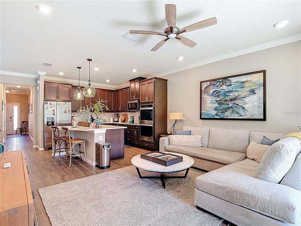 Active With Contract: $374,000 (3 beds, 2 baths, 1920 Square Feet)