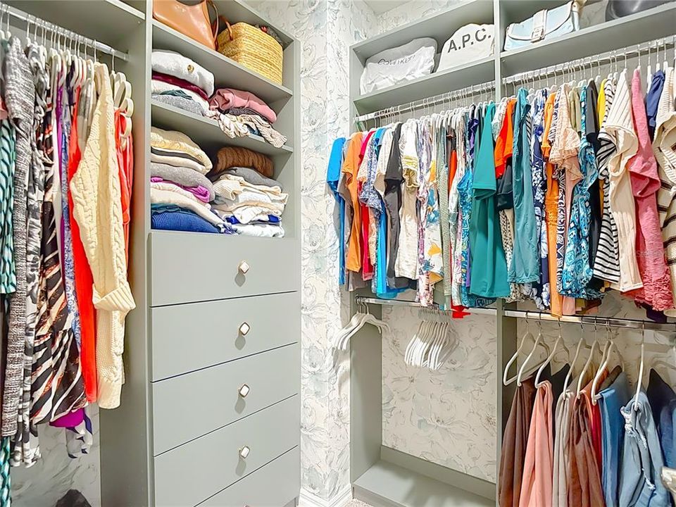 Active With Contract: $374,000 (3 beds, 2 baths, 1920 Square Feet)