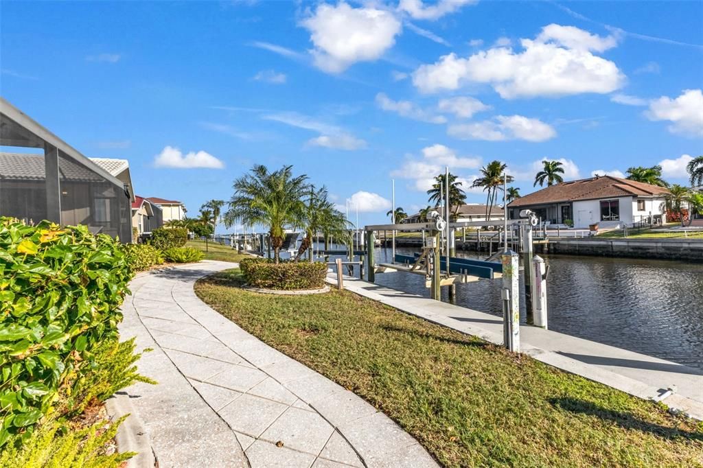 待售: $999,000 (3 贝兹, 3 浴室, 2731 平方英尺)