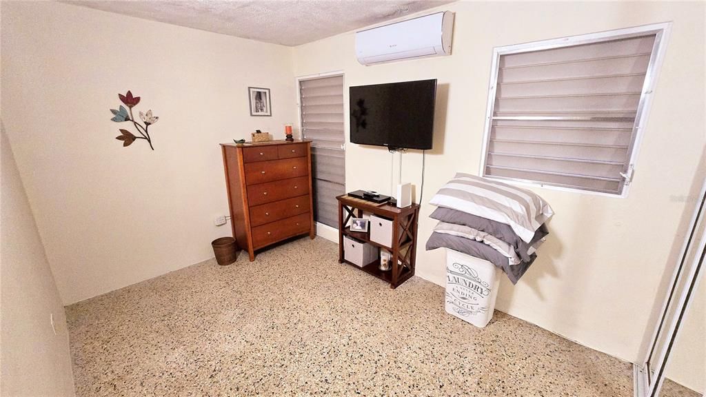 Под контрактом: $290,000 (7 спален, 0 ванн, 2940 Квадратных фут)