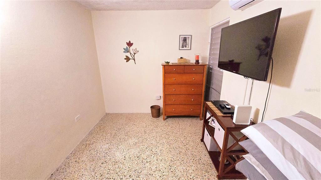 Под контрактом: $290,000 (7 спален, 0 ванн, 2940 Квадратных фут)