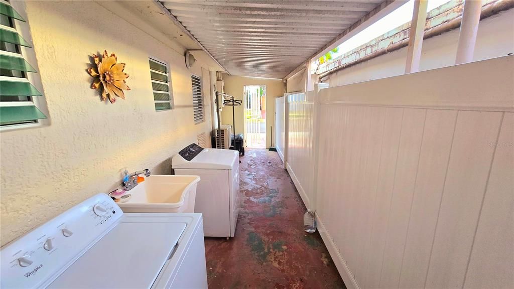 Под контрактом: $290,000 (7 спален, 0 ванн, 2940 Квадратных фут)