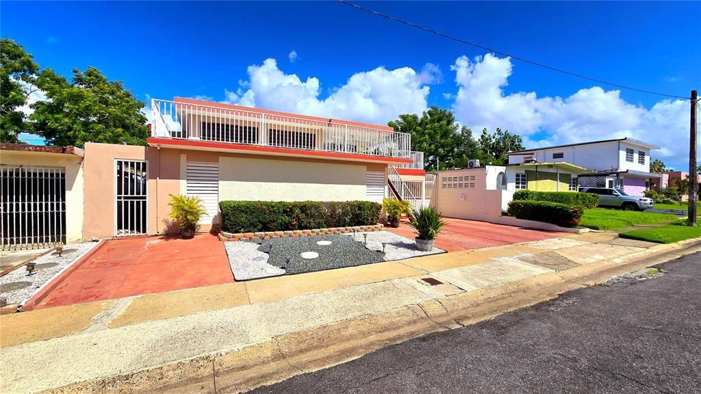 Под контрактом: $290,000 (7 спален, 0 ванн, 2940 Квадратных фут)