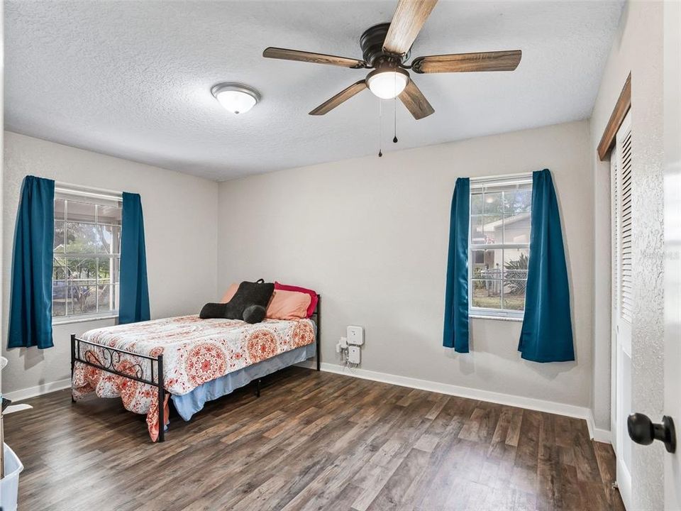 На продажу: $289,000 (3 спален, 2 ванн, 1786 Квадратных фут)