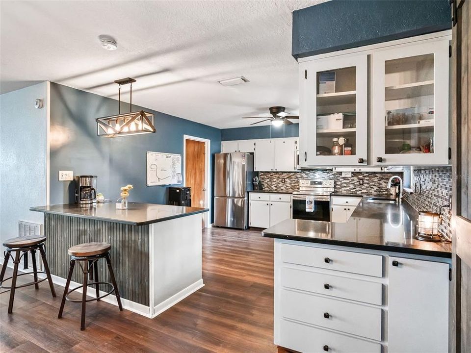 На продажу: $289,000 (3 спален, 2 ванн, 1786 Квадратных фут)