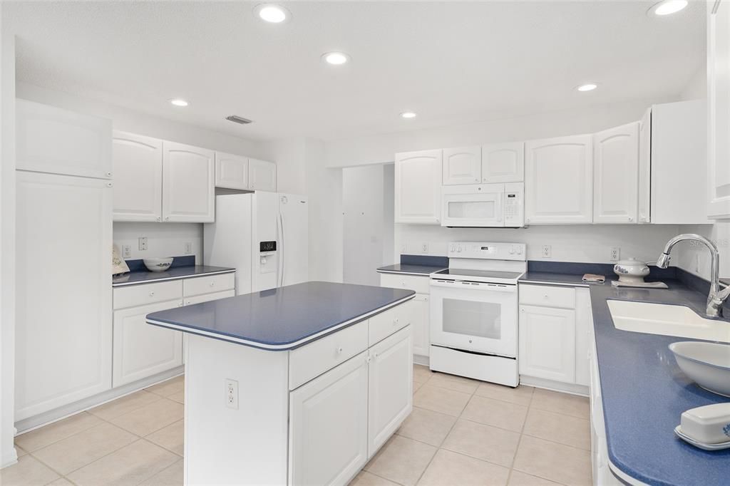 На продажу: $416,000 (3 спален, 2 ванн, 1667 Квадратных фут)