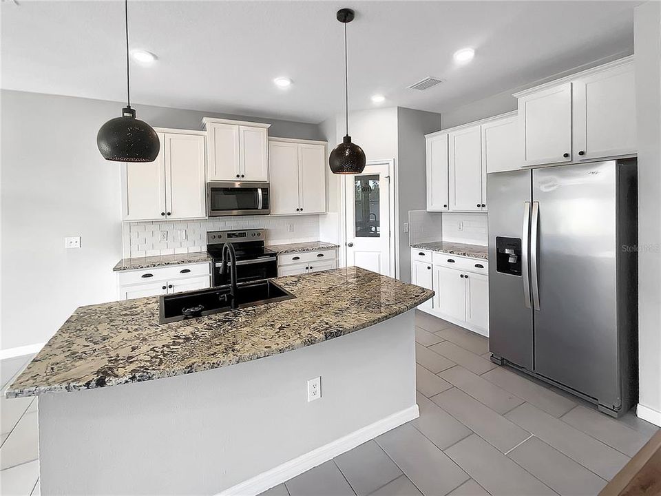 Active With Contract: $523,000 (5 beds, 3 baths, 2756 Square Feet)