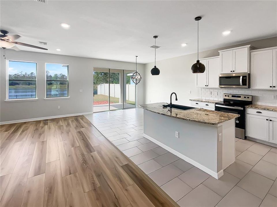 Active With Contract: $523,000 (5 beds, 3 baths, 2756 Square Feet)