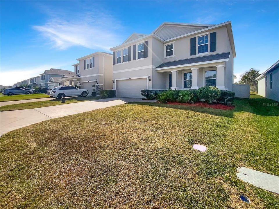 Active With Contract: $523,000 (5 beds, 3 baths, 2756 Square Feet)