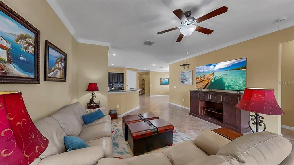 На продажу: $389,900 (4 спален, 3 ванн, 2264 Квадратных фут)