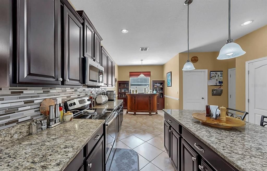 На продажу: $389,900 (4 спален, 3 ванн, 2264 Квадратных фут)