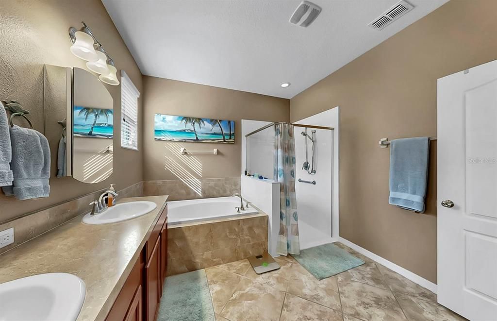 На продажу: $389,900 (4 спален, 3 ванн, 2264 Квадратных фут)