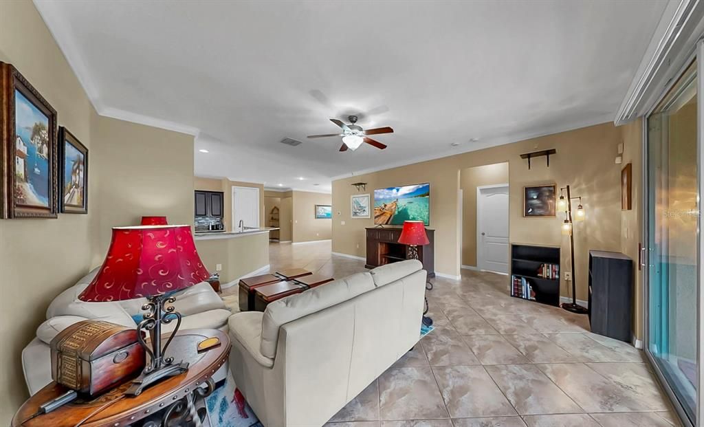 На продажу: $389,900 (4 спален, 3 ванн, 2264 Квадратных фут)