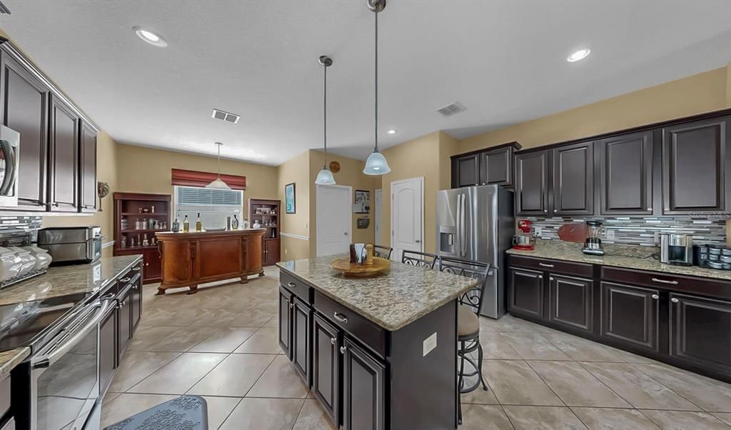 На продажу: $389,900 (4 спален, 3 ванн, 2264 Квадратных фут)