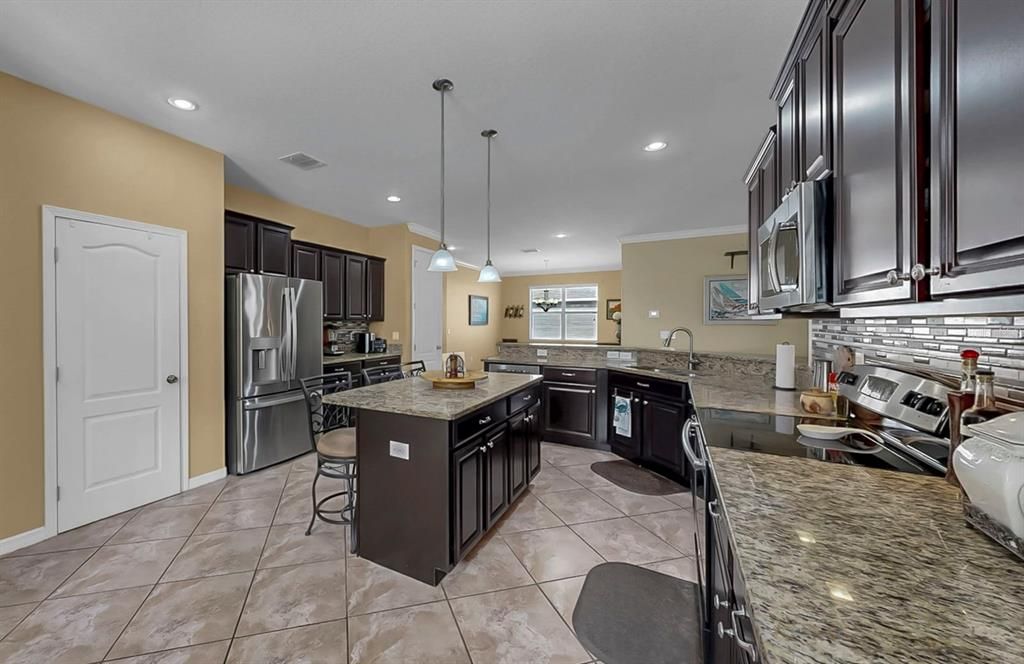 На продажу: $389,900 (4 спален, 3 ванн, 2264 Квадратных фут)