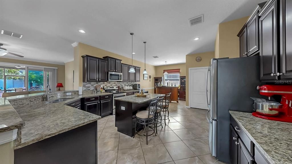 На продажу: $389,900 (4 спален, 3 ванн, 2264 Квадратных фут)