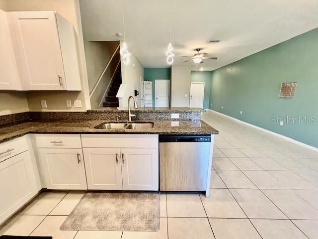 For Rent: $2,200 (3 beds, 2 baths, 1666 Square Feet)