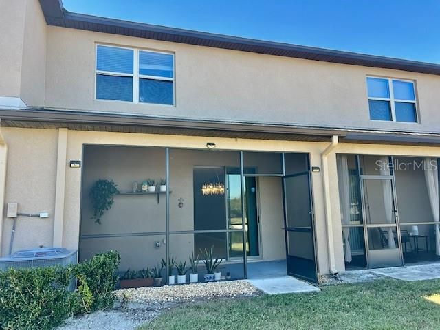 For Rent: $2,200 (3 beds, 2 baths, 1666 Square Feet)