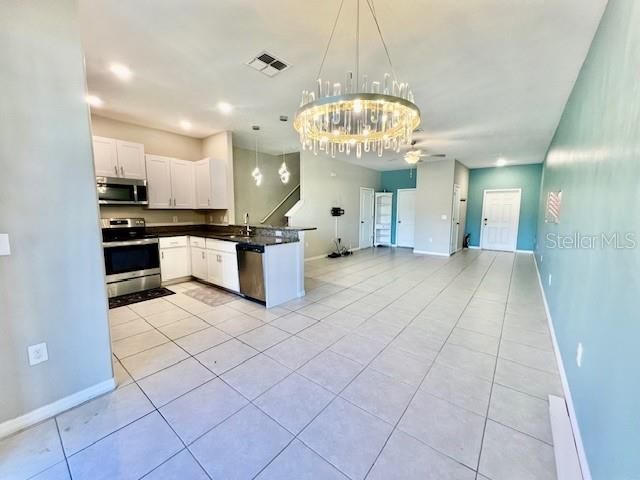 For Rent: $2,200 (3 beds, 2 baths, 1666 Square Feet)