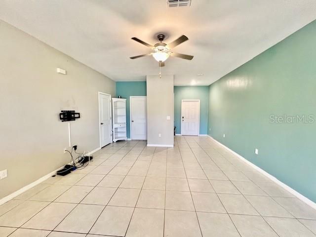 For Rent: $2,200 (3 beds, 2 baths, 1666 Square Feet)