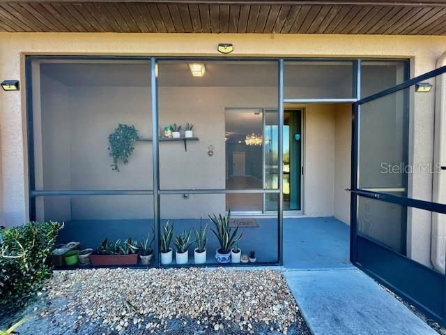 For Rent: $2,200 (3 beds, 2 baths, 1666 Square Feet)