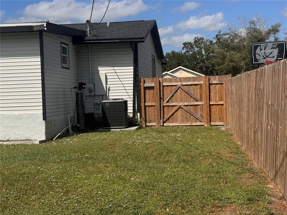 For Sale: $315,000 (4 beds, 3 baths, 1632 Square Feet)