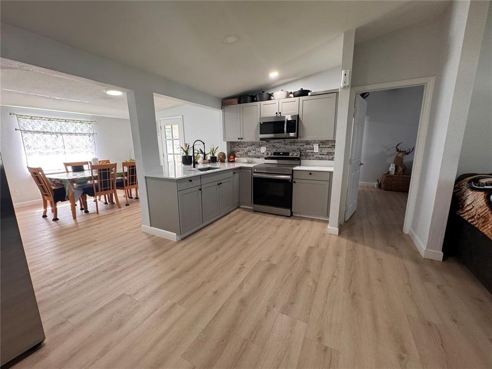 For Sale: $315,000 (4 beds, 3 baths, 1632 Square Feet)