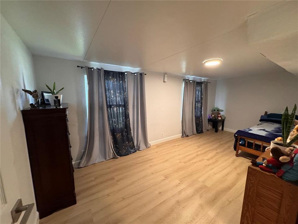 For Sale: $315,000 (4 beds, 3 baths, 1632 Square Feet)