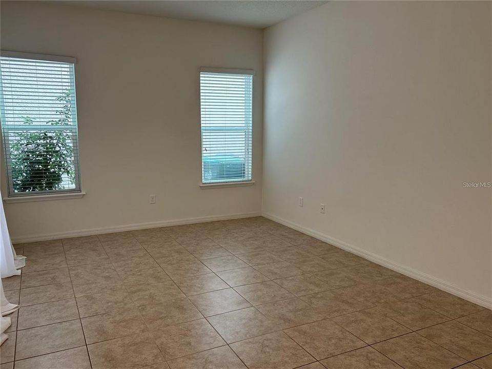 出租: $3,300 (4 贝兹, 3 浴室, 2604 平方英尺)