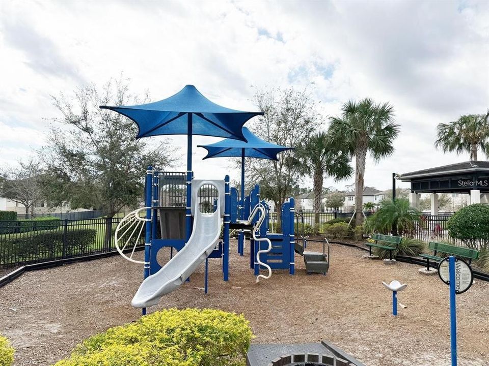 出租: $3,300 (4 贝兹, 3 浴室, 2604 平方英尺)