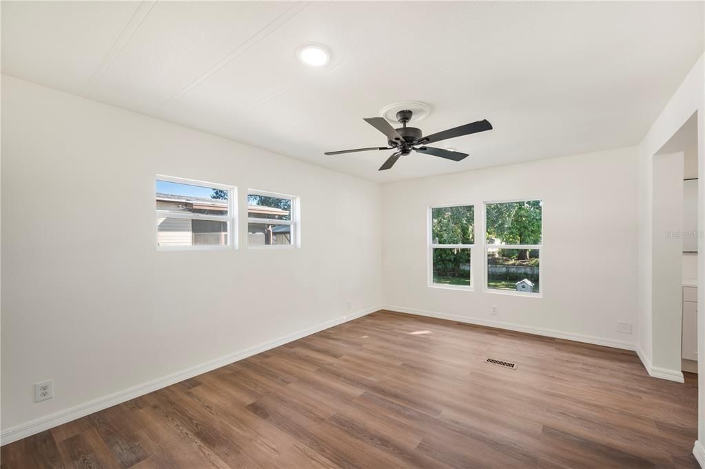 待售: $200,000 (3 贝兹, 2 浴室, 1248 平方英尺)