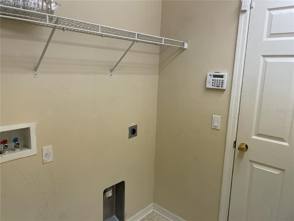 For Rent: $1,945 (2 beds, 2 baths, 1708 Square Feet)