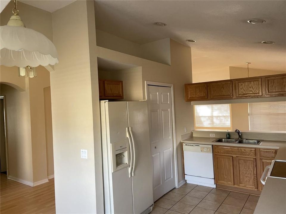 For Rent: $1,945 (2 beds, 2 baths, 1708 Square Feet)