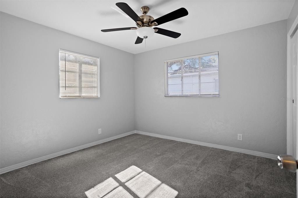 合同活跃: $540,000 (5 贝兹, 0 浴室, 1948 平方英尺)