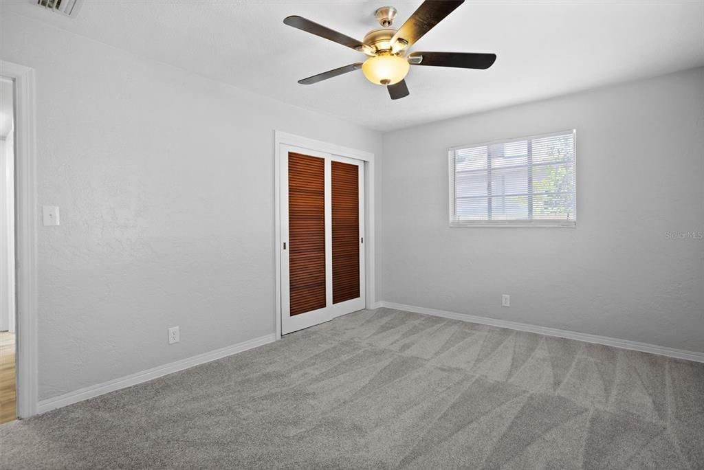 合同活跃: $540,000 (5 贝兹, 0 浴室, 1948 平方英尺)