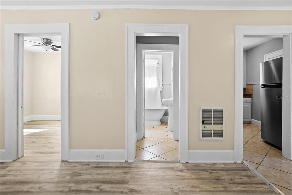 合同活跃: $540,000 (5 贝兹, 0 浴室, 1948 平方英尺)