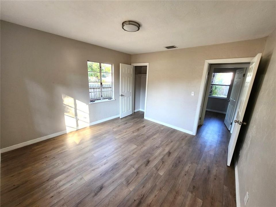 For Sale: $269,900 (3 beds, 1 baths, 940 Square Feet)
