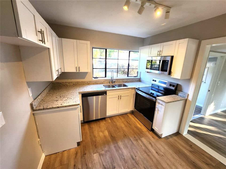 For Sale: $269,900 (3 beds, 1 baths, 940 Square Feet)