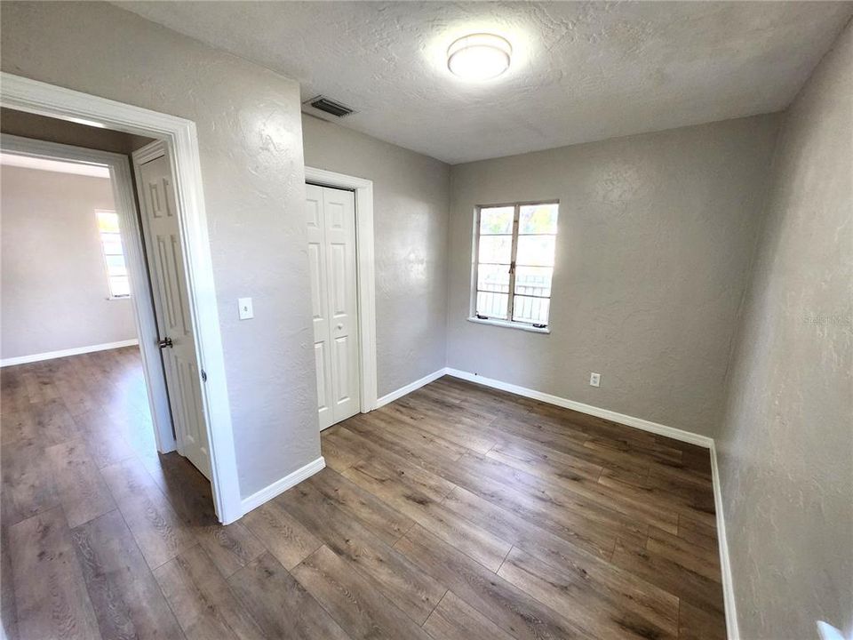 For Sale: $269,900 (3 beds, 1 baths, 940 Square Feet)
