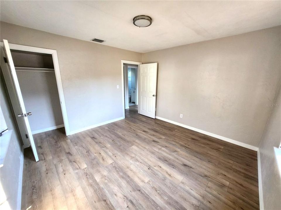 For Sale: $269,900 (3 beds, 1 baths, 940 Square Feet)